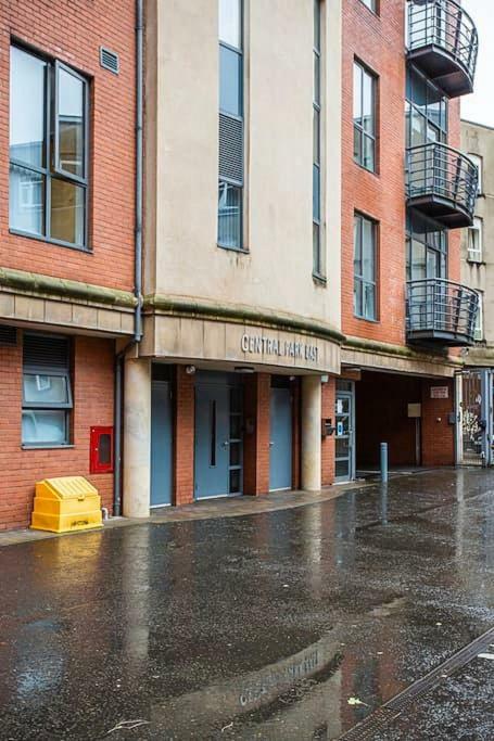 Spacious Belfast City Centre Duplex Apartment Exterior photo